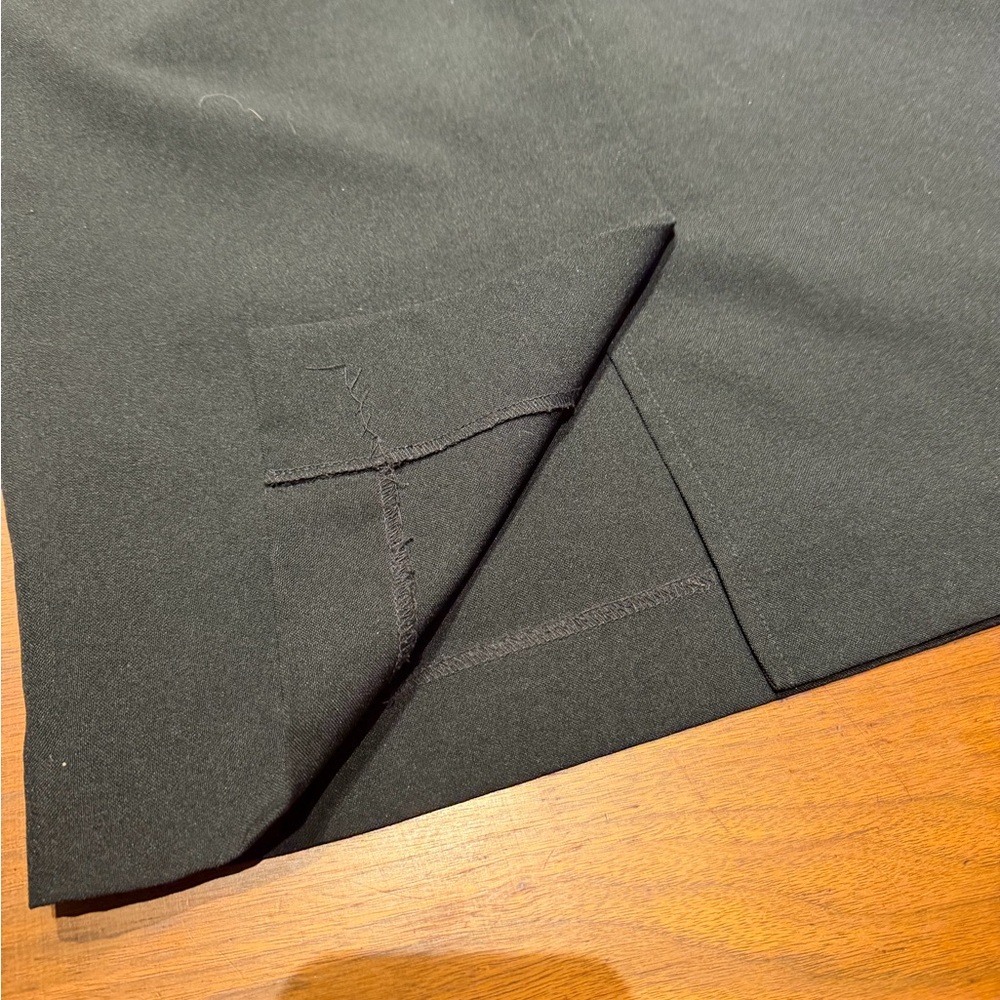 Classic elegant black pencil skirt - Picture 3 of 7